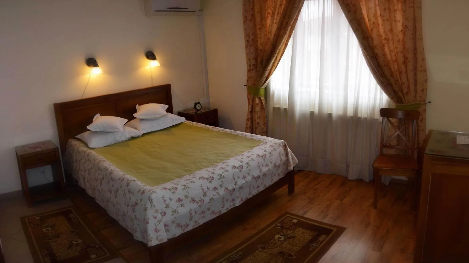 Vila Toparceanu Otopeni Hotel Guest house