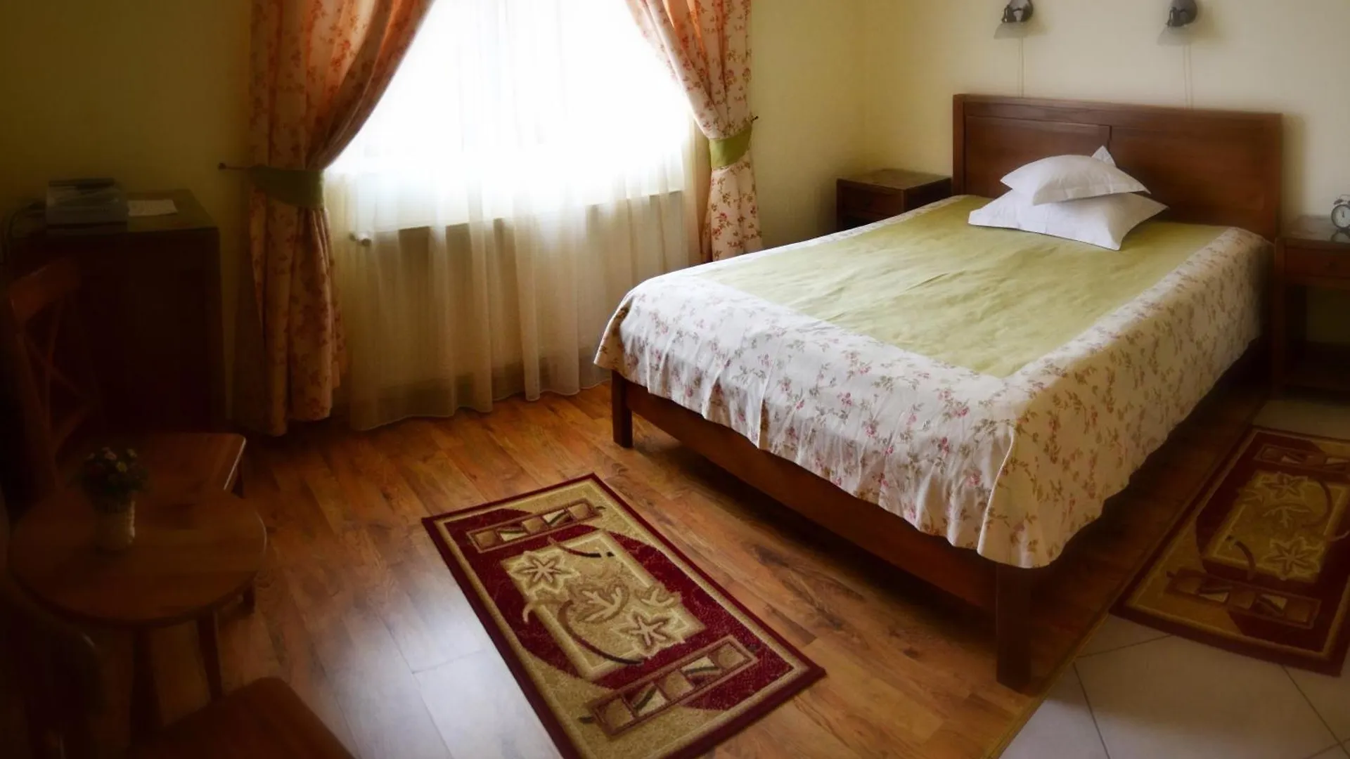 Guest house Vila Toparceanu Otopeni Hotel